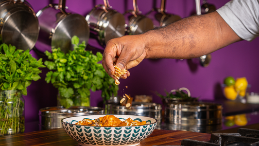 How to garnish a curry